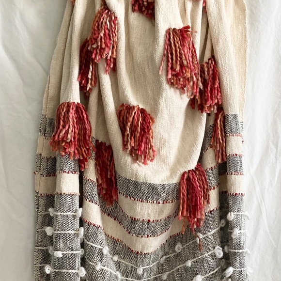 Woven Throw Blanket Tufted Tassels Fringed 50 x 60 - Picture 2 of 7